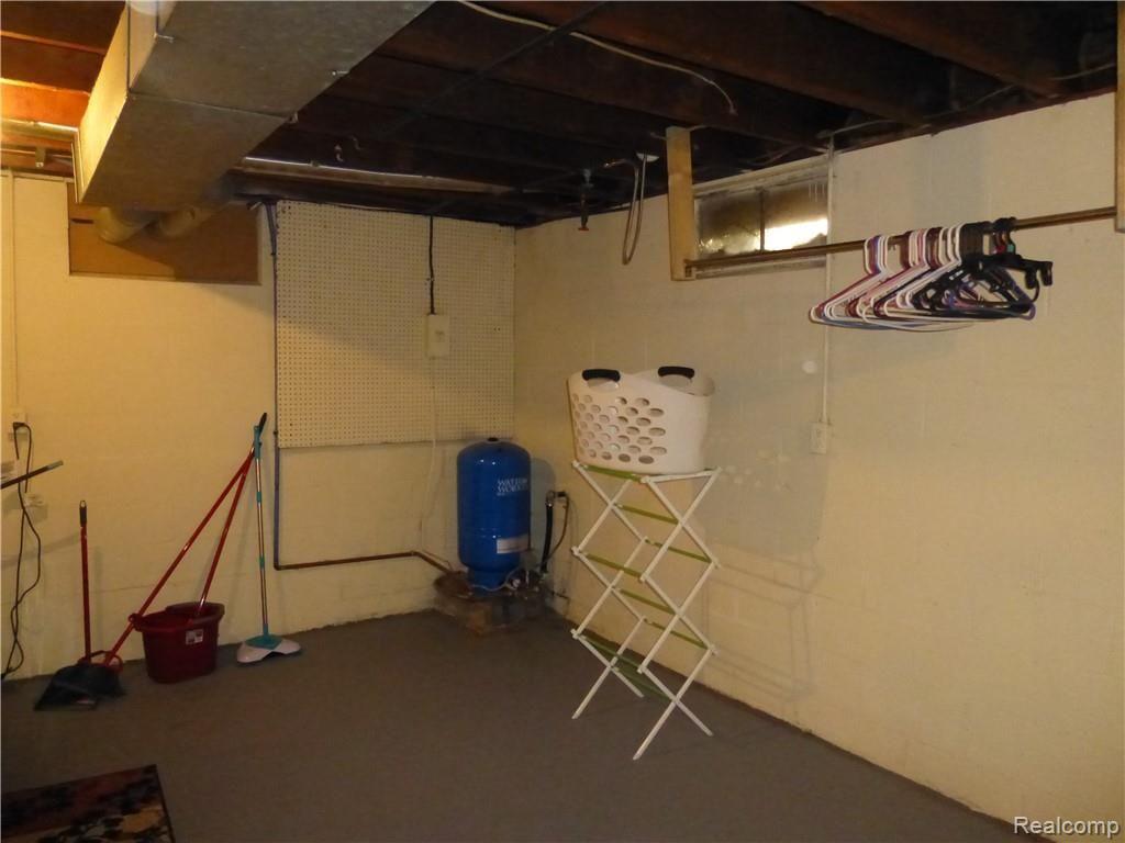 12231 South Vernon Road Bancroft, MI 48414 - Photo 21 of 23 P1010149.JPG