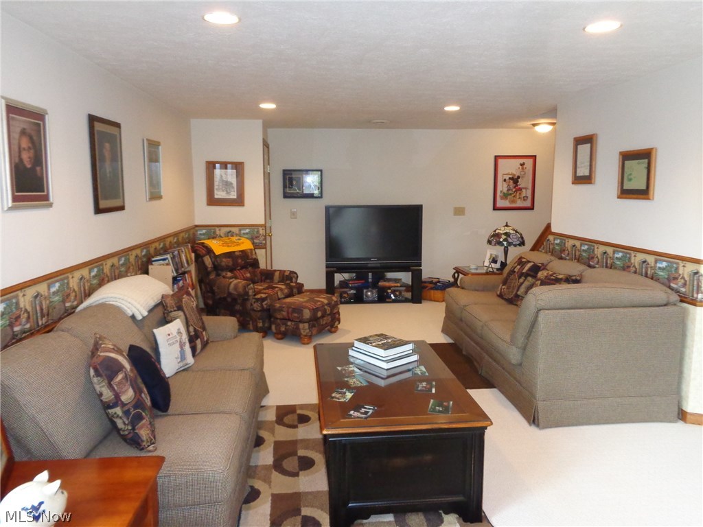 3202 Ridgeview Drive Southeast New Philadelphia, OH 44663 - Photo 19 of 33