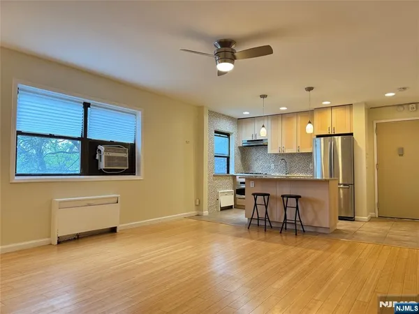 $255,000 | 3001 Edwin Avenue, Unit 4A, Fort Lee, NJ 07024