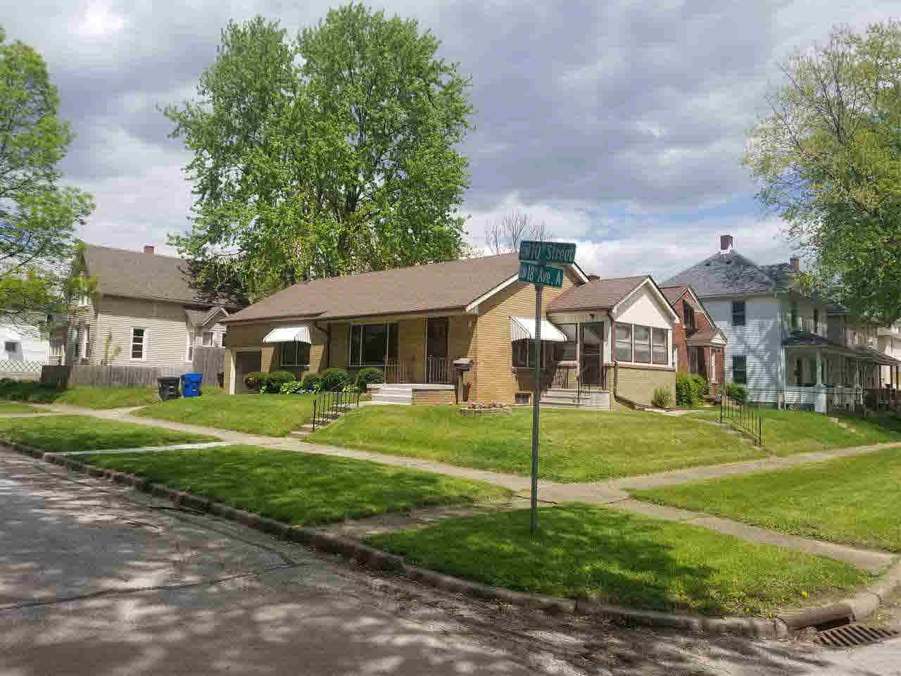 1826 10th Street Moline, IL 61265 - Photo 2 of 12 Gallery Image 2