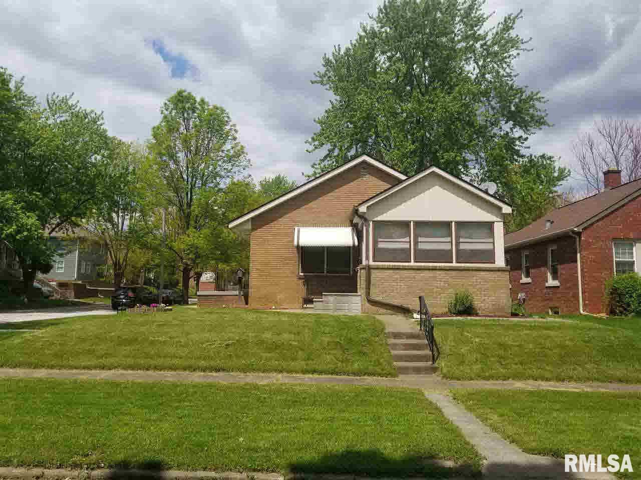 1826 10th Street Moline, IL 61265 - Photo 3 of 12 Gallery Image 3