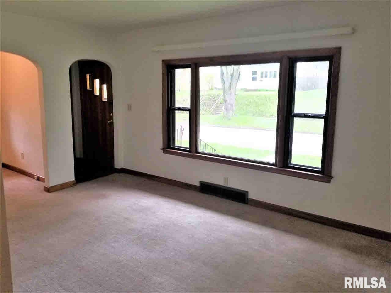 1826 10th Street Moline, IL 61265 - Photo 4 of 12 Gallery Image 4