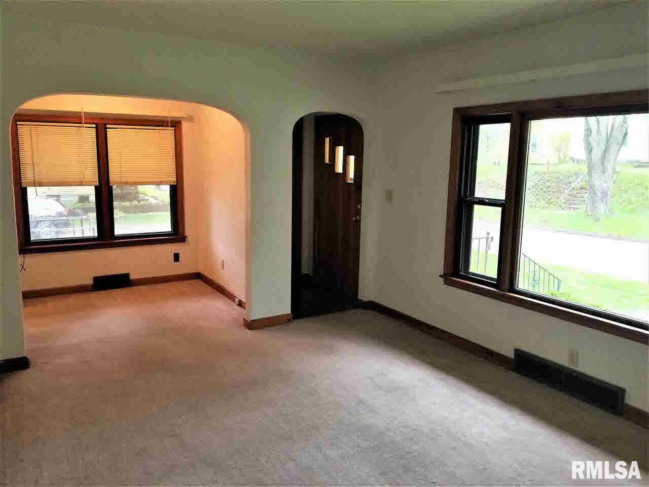 1826 10th Street Moline, IL 61265 - Photo 5 of 12 Gallery Image 5