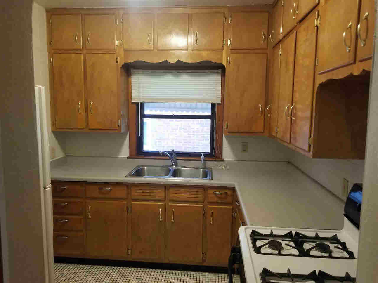 1826 10th Street Moline, IL 61265 - Photo 6 of 12 Gallery Image 6