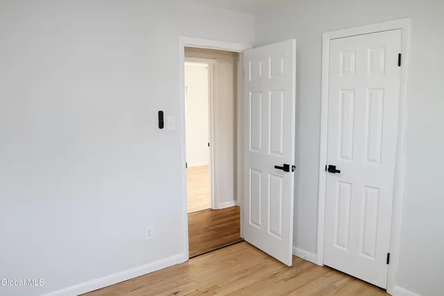 $399,999 | 10 Anne Drive, Guilderland, NY 12303