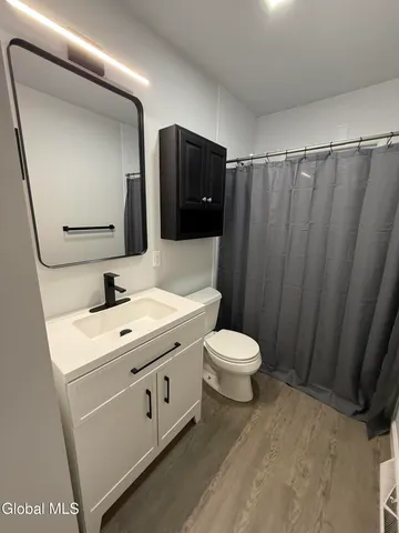 $399,999 | 10 Anne Drive, Guilderland, NY 12303