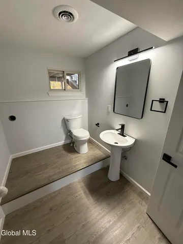 $399,999 | 10 Anne Drive, Guilderland, NY 12303