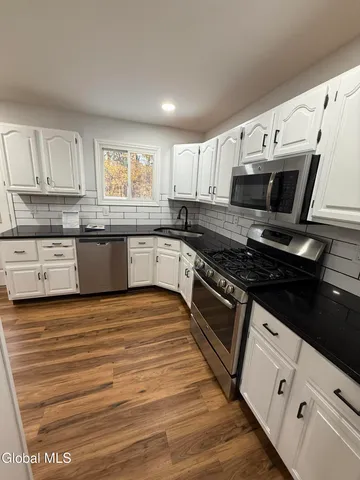 $399,999 | 10 Anne Drive, Guilderland, NY 12303