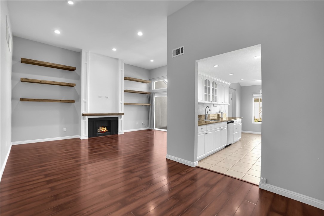 2956 Haddonfield Loop Fullerton, CA 92831 - Photo 7 of 41
