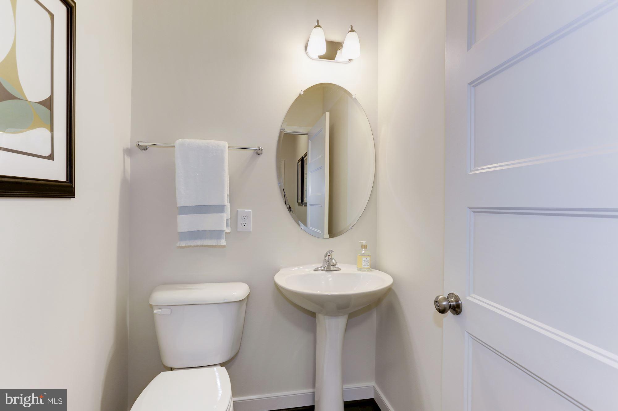 1235 Hampton Road Annapolis, MD 21409 - Photo 17 of 29 Powder Room