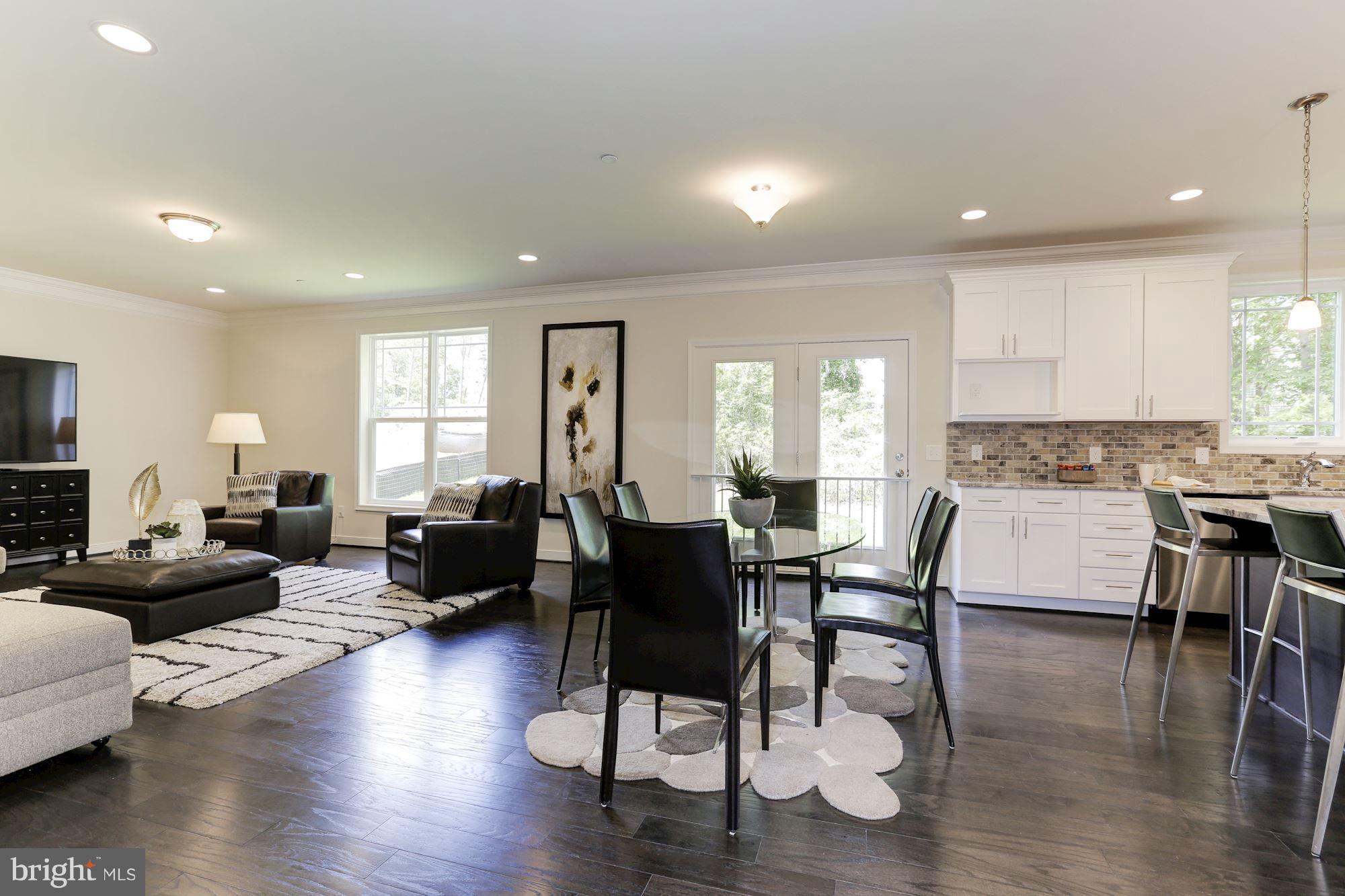 1235 Hampton Road Annapolis, MD 21409 - Photo 4 of 29 Living Room