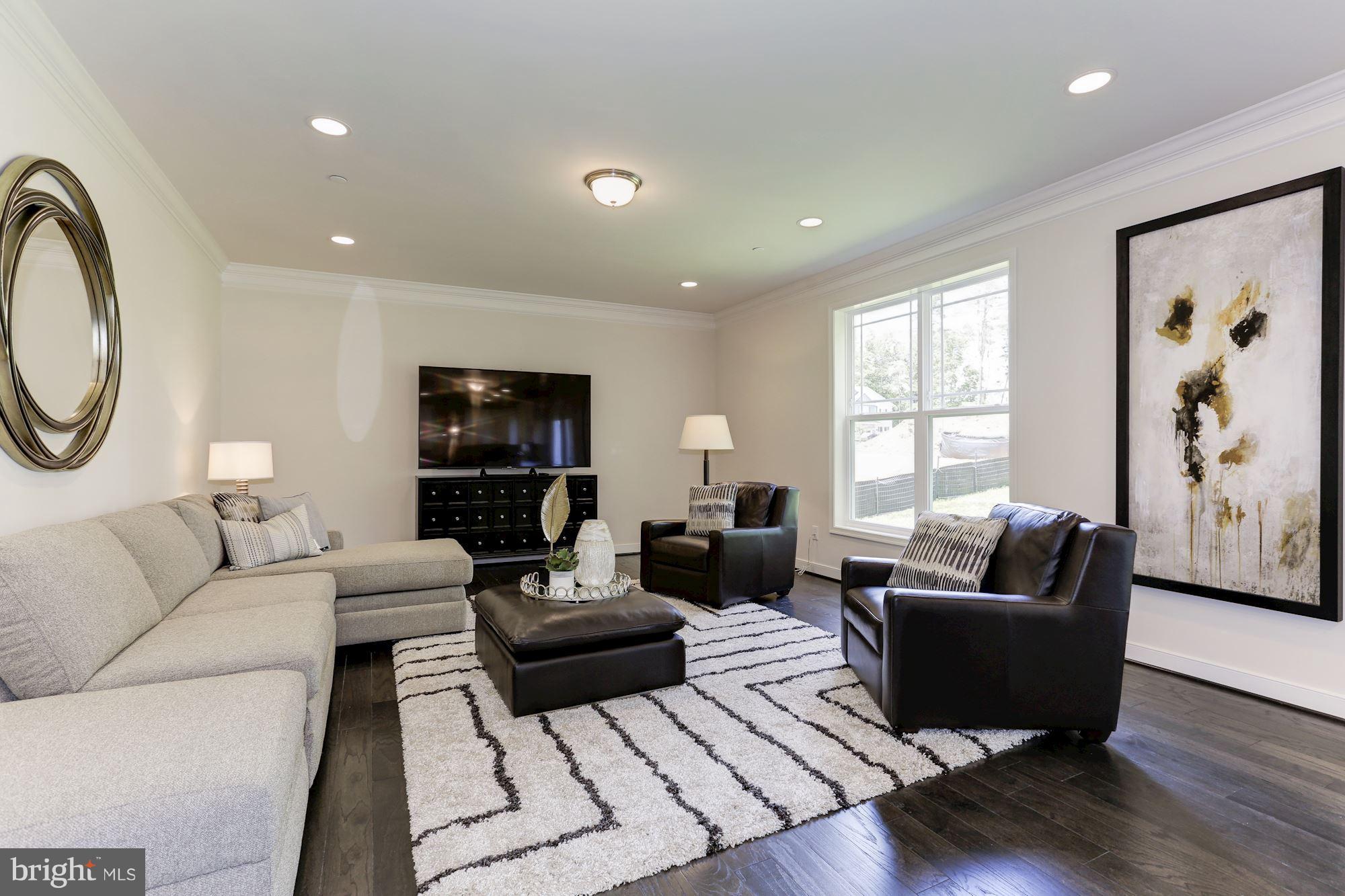 1235 Hampton Road Annapolis, MD 21409 - Photo 6 of 29 Living Room