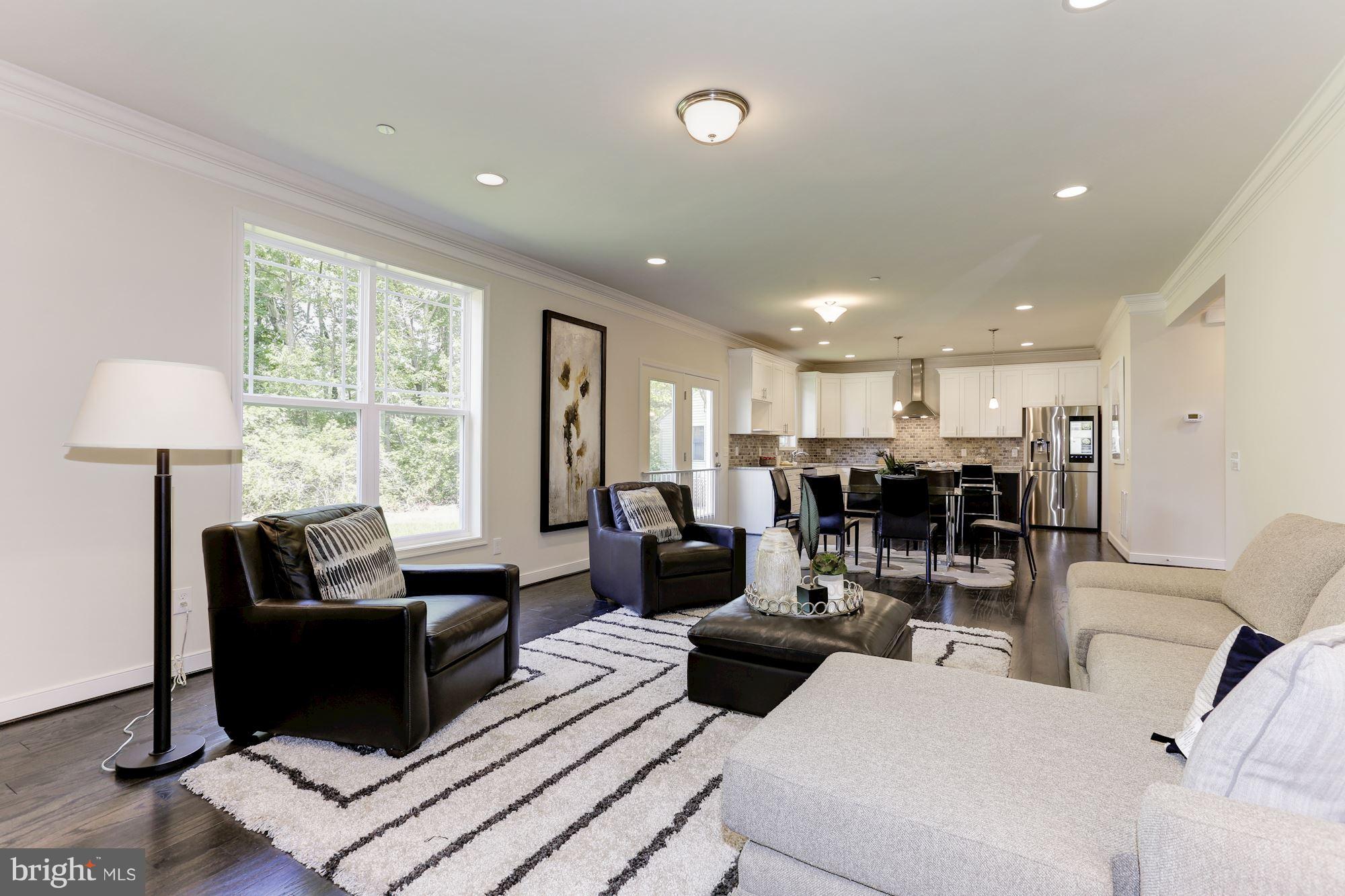 1235 Hampton Road Annapolis, MD 21409 - Photo 7 of 29 Living Room