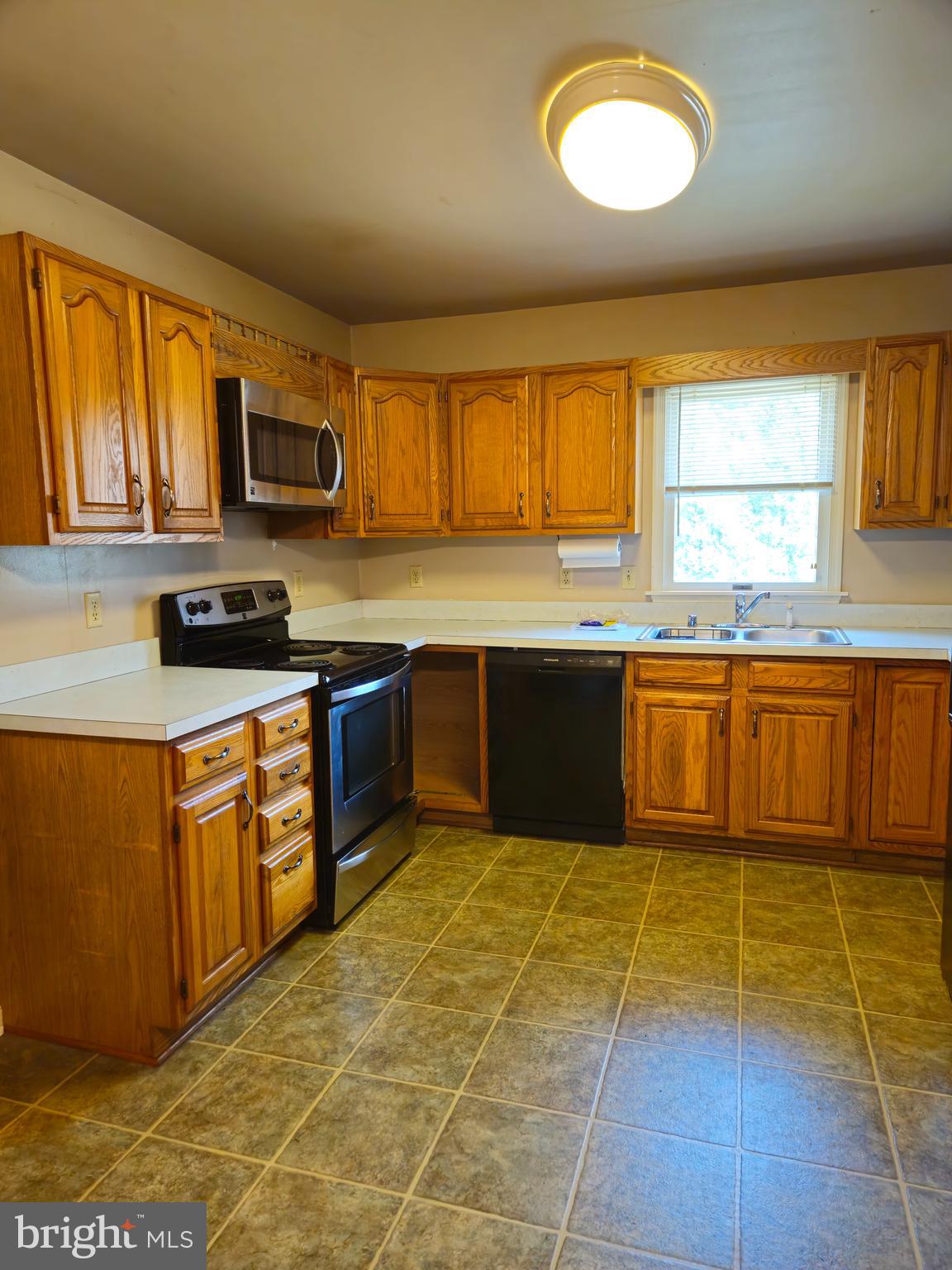 6933 Reliance Road Federalsburg, MD 21632 - Photo 4 of 20 Large kitchen with room for a table