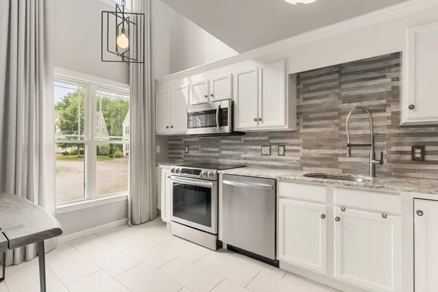 $579,000 | 33 Barker Square Drive, Unit 33, Pembroke, MA 02359