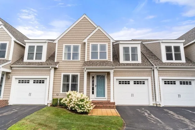 $579,000 | 33 Barker Square Drive, Unit 33, Pembroke, MA 02359