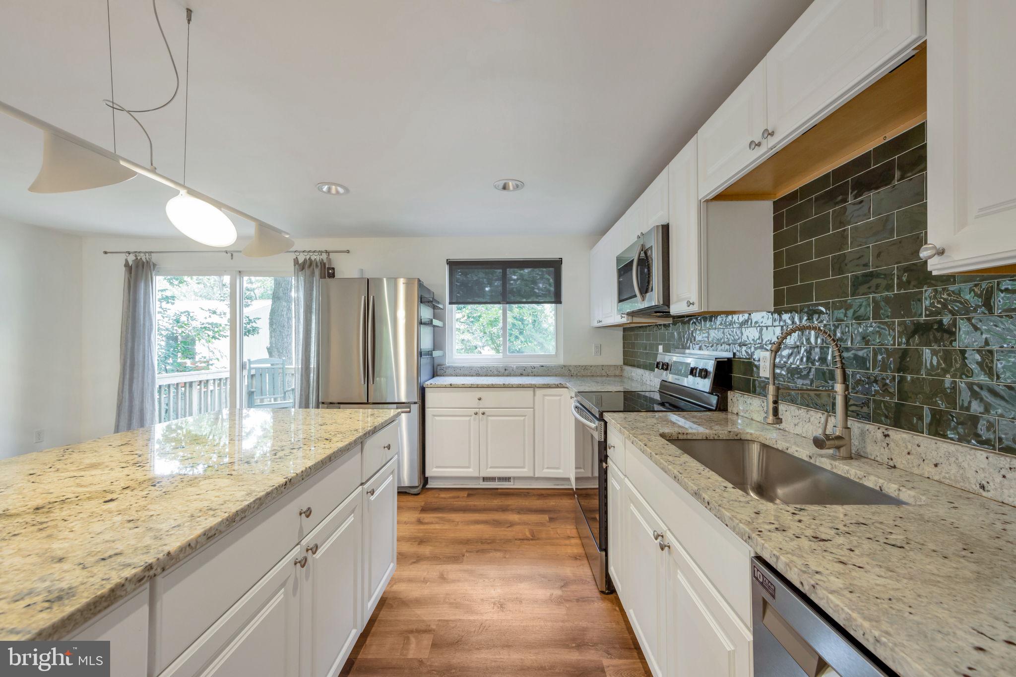 12304 Scotch Bonnet Court Reston, VA 20191 - Photo 3 of 15