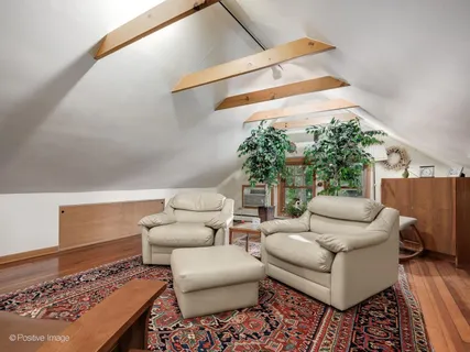 $775,000 | 2500 West Farwell Avenue, Chicago, IL 60645