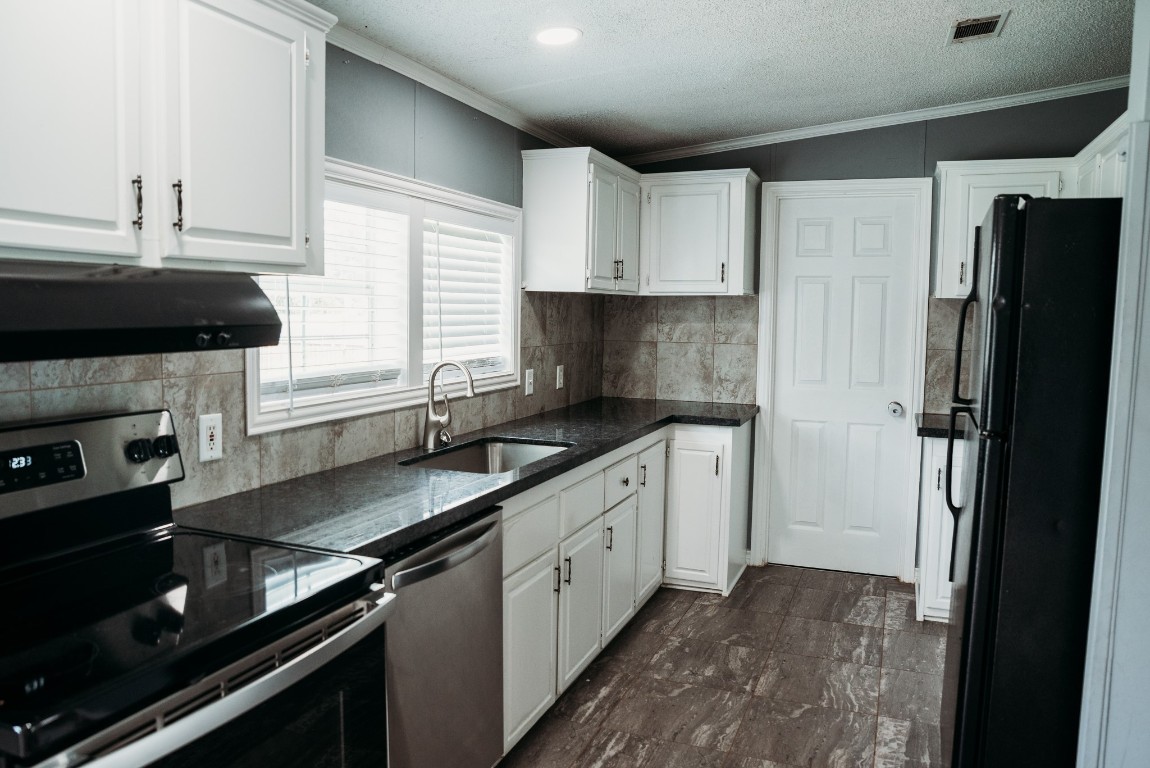 2545 Lee Turner Road Cleveland, TX 77328 - Photo 11 of 19