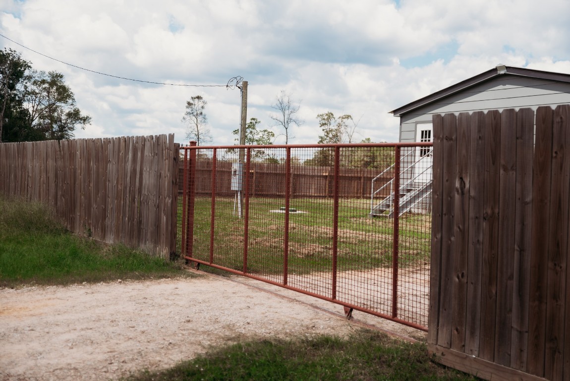 2545 Lee Turner Road Cleveland, TX 77328 - Photo 2 of 19