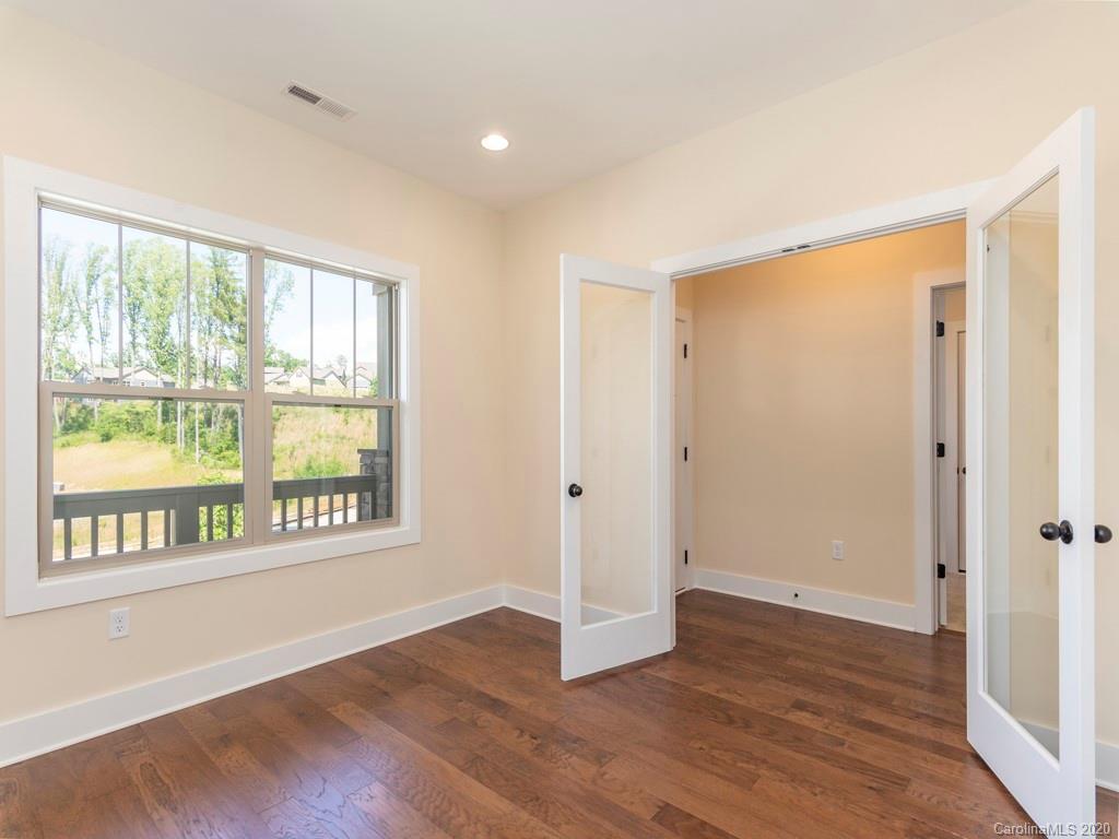 22 Robin Roost Road Asheville, NC 28804 - Photo 4 of 25