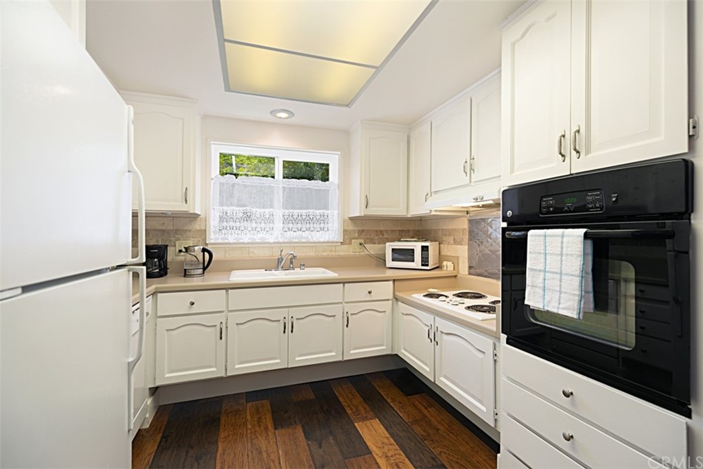 837 Ronda Sevilla, Unit P Laguna Woods, CA 92637 - Photo 13 of 31