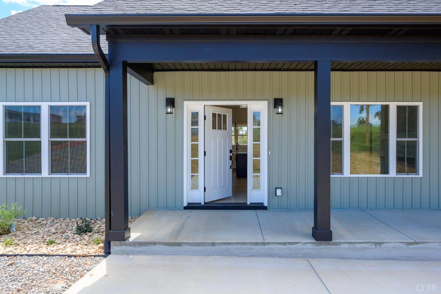 2249 Lipscomb Road Moneta, VA 24121 - Photo 3 of 60