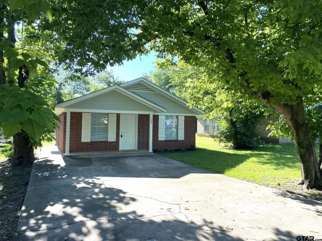 $144,900 | 505 Red Springs Avenue, Mount Pleasant, TX 75455
