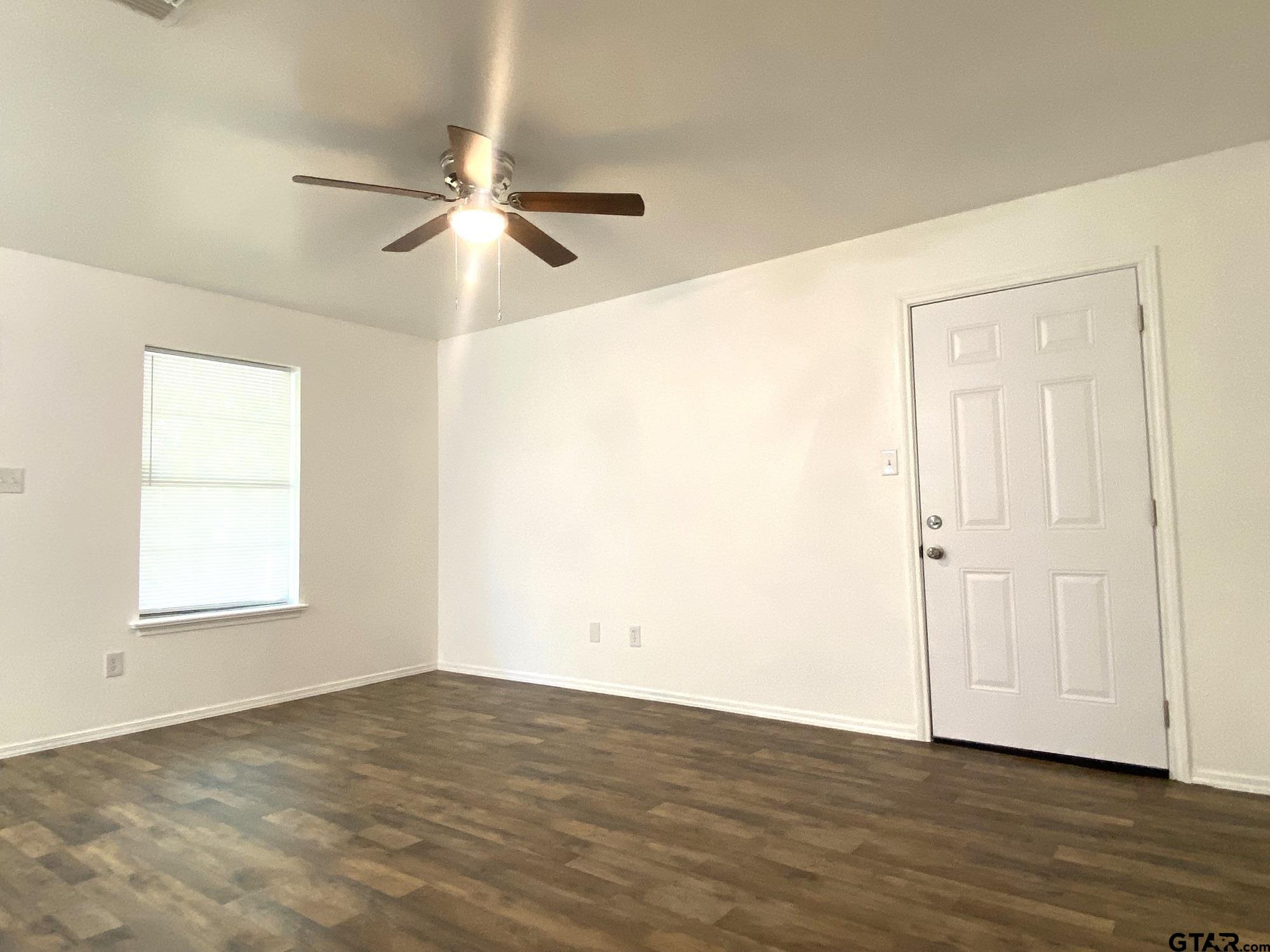 505 Red Springs Avenue Mount Pleasant, TX 75455 - Photo 2 of 9