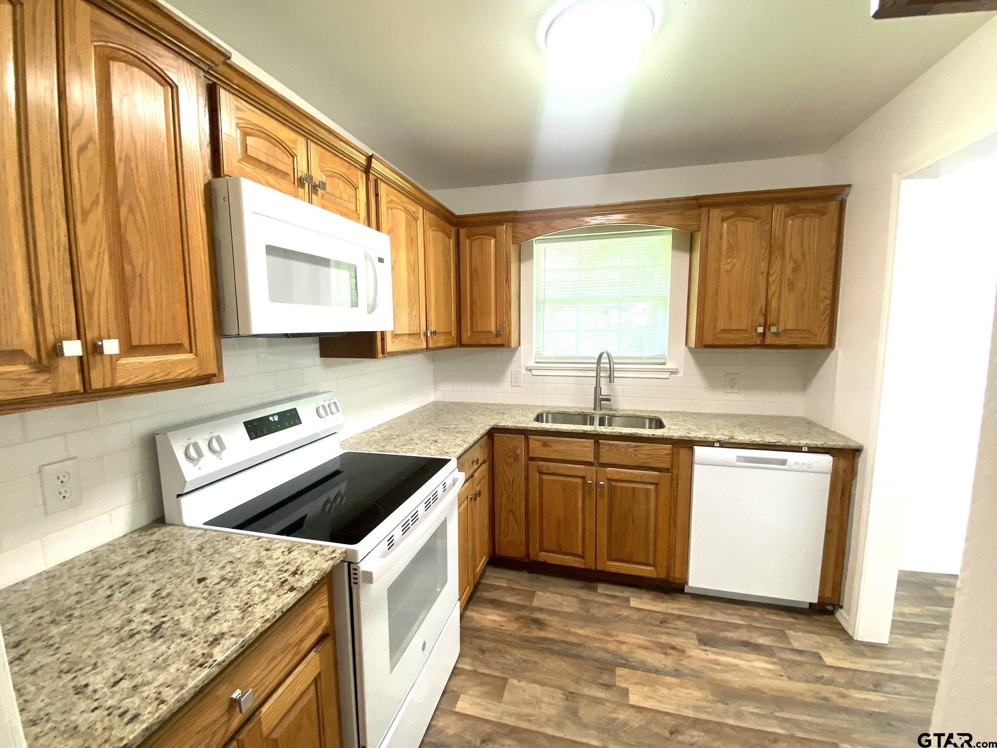 505 Red Springs Avenue Mount Pleasant, TX 75455 - Photo 4 of 9