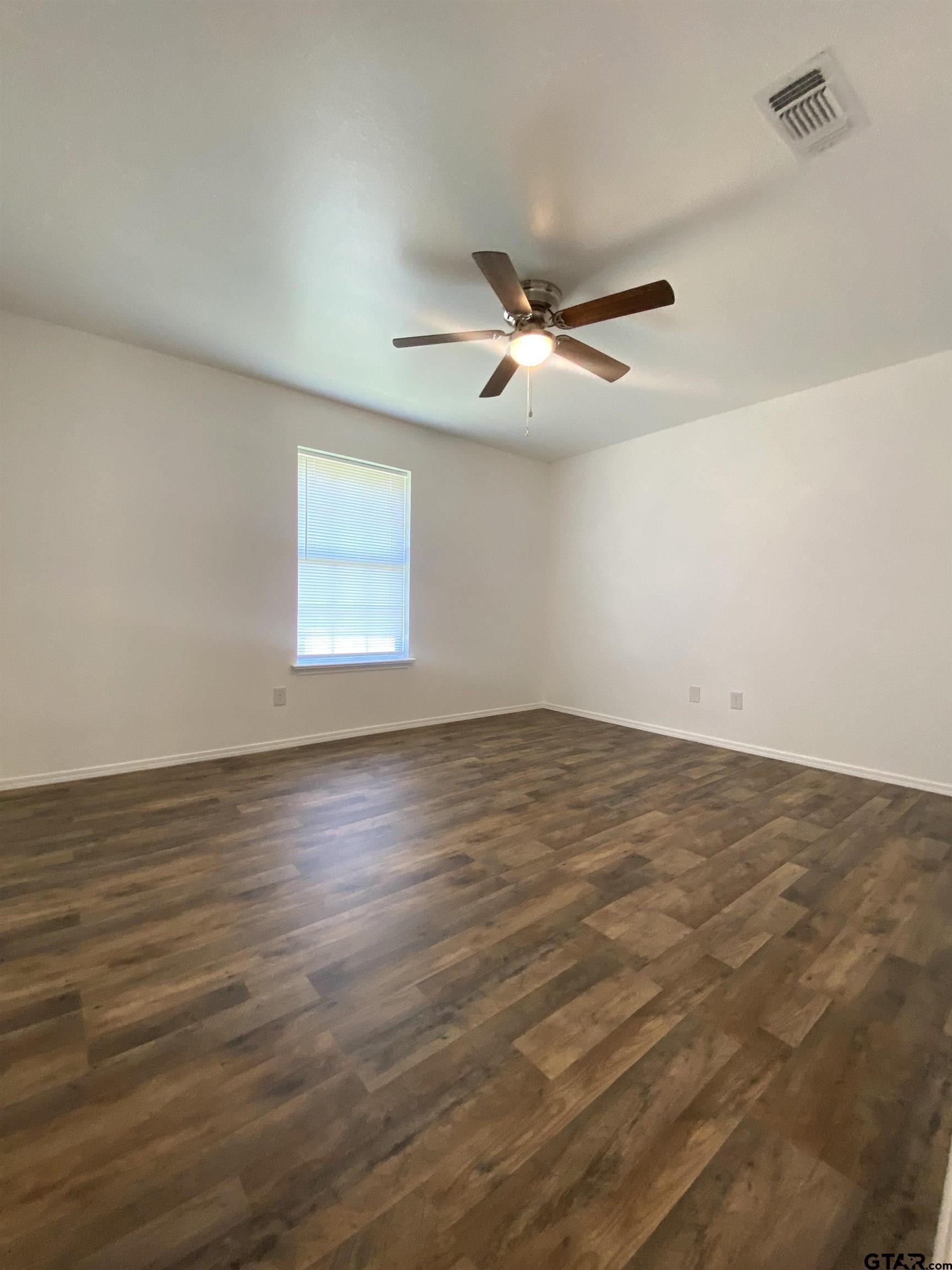 505 Red Springs Avenue Mount Pleasant, TX 75455 - Photo 8 of 9