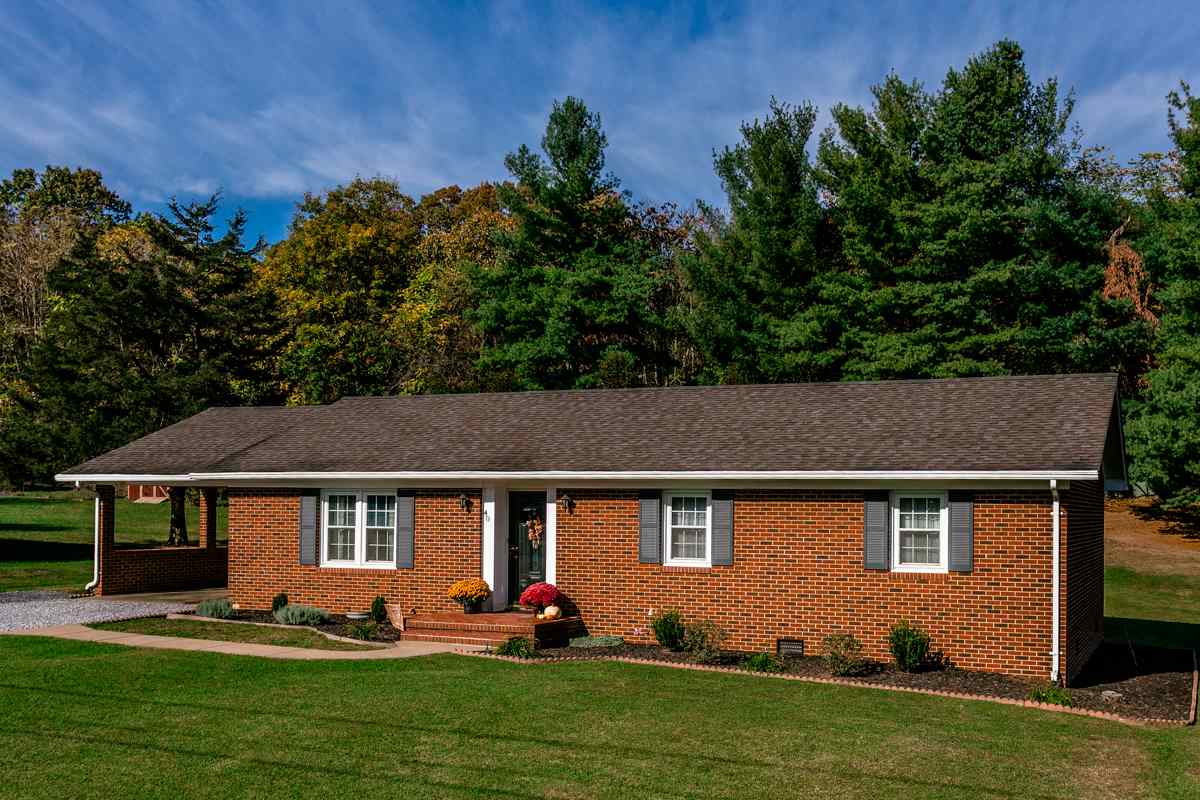 1981 All brick ranch home.