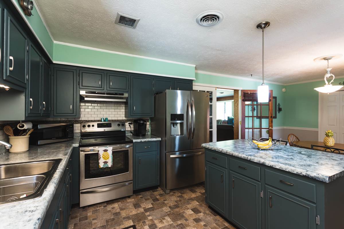 Eat in with stainless appliances