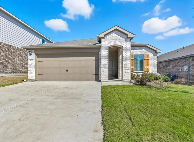 $1,875 | 3427 Rendezvous Way, Sherman, TX 75090