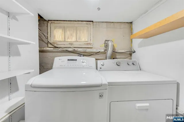 a view of walk in closet