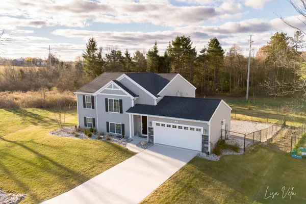 $415,000 | 1309 Waterpoint Court, Whitehall, MI 49461