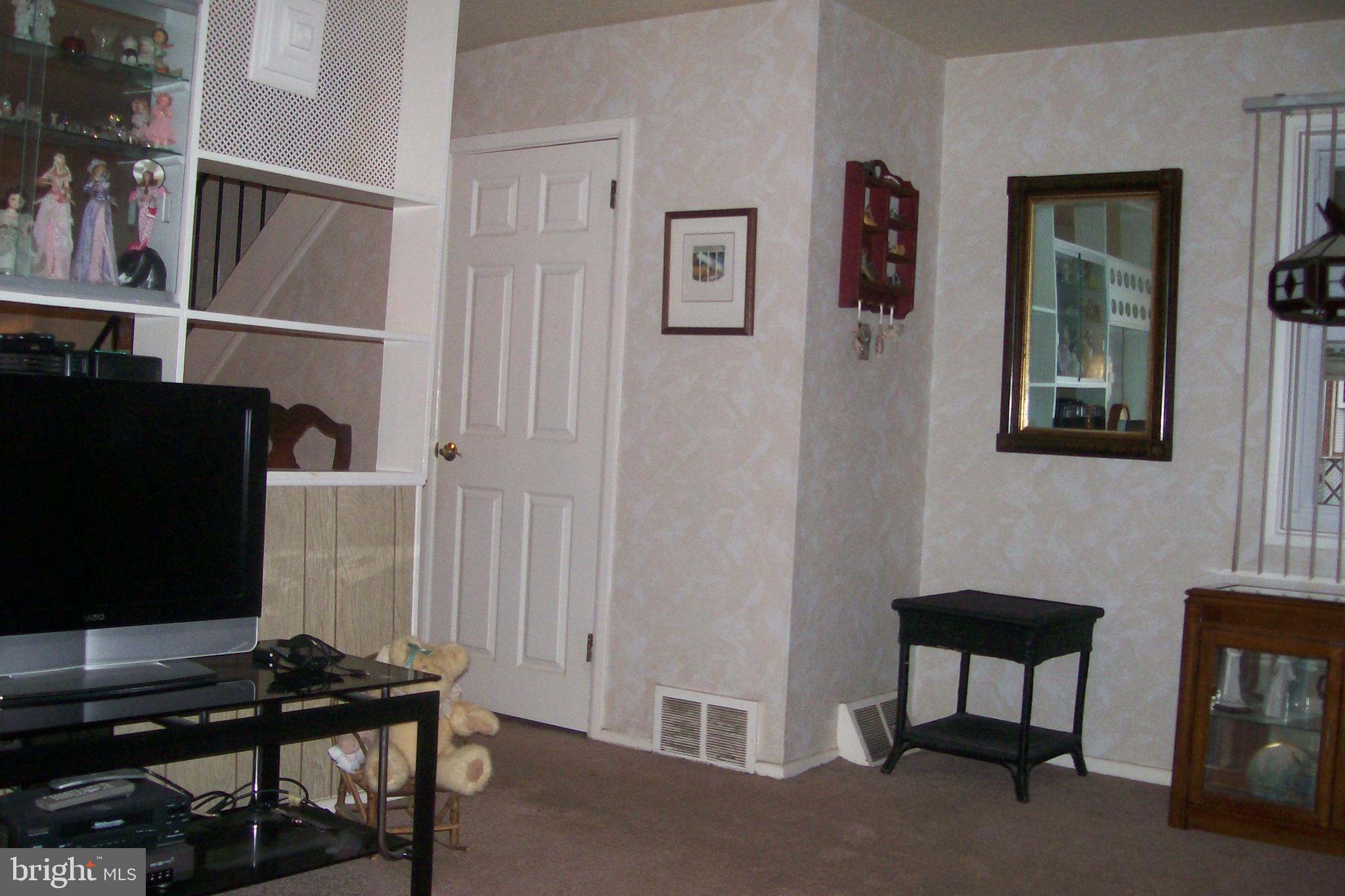 4217 Lawnside Road Philadelphia, PA 19154 - Photo 11 of 38 Gallery Image 11