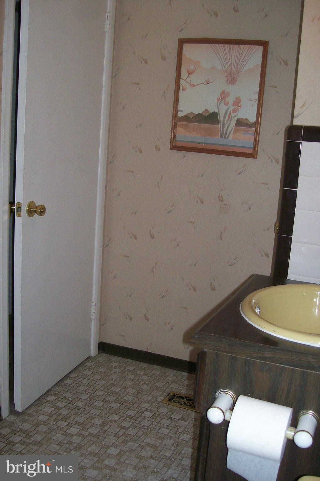 4217 Lawnside Road Philadelphia, PA 19154 - Photo 25 of 38 Gallery Image 25