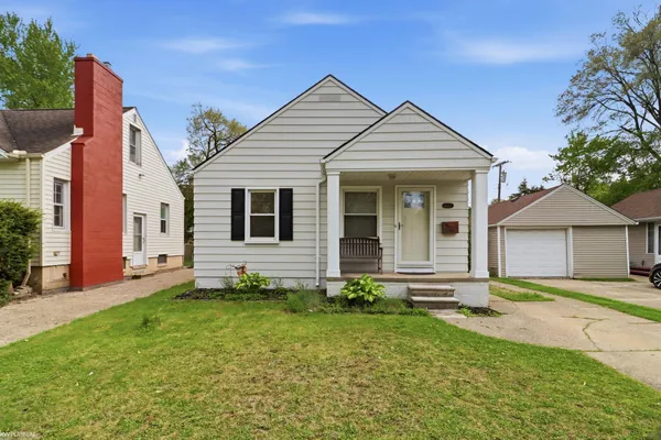 $175,000 | 2223 Ridgemont Road, Grosse Pointe, MI 48236