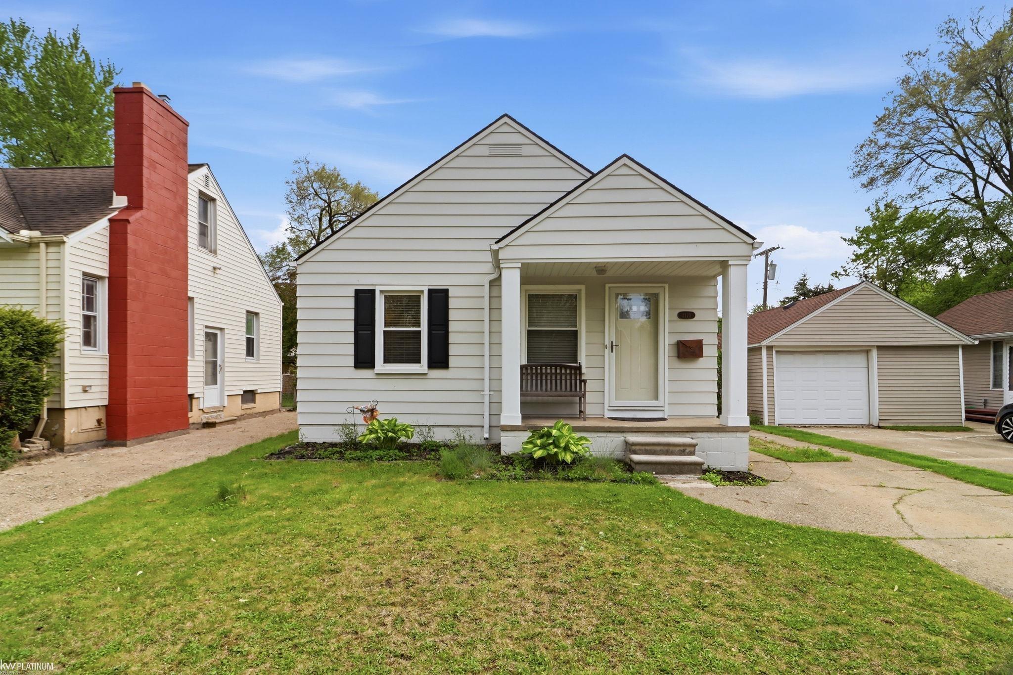 2223 Ridgemont Road Grosse Pointe, MI 48236 - Photo 1 of 23