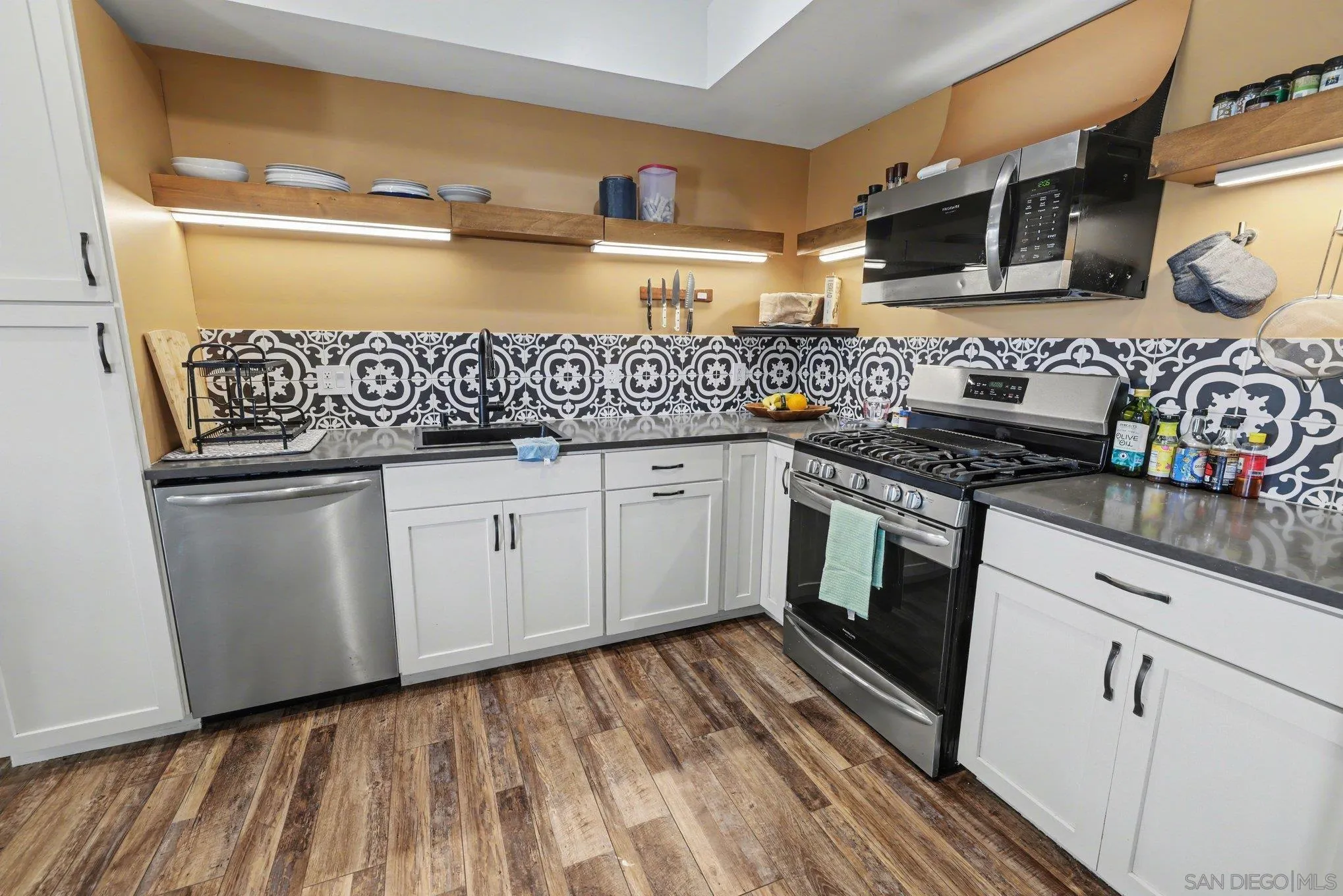 2345 Altisma Way, Unit A Carlsbad, CA 92009 - Photo 8 of 22