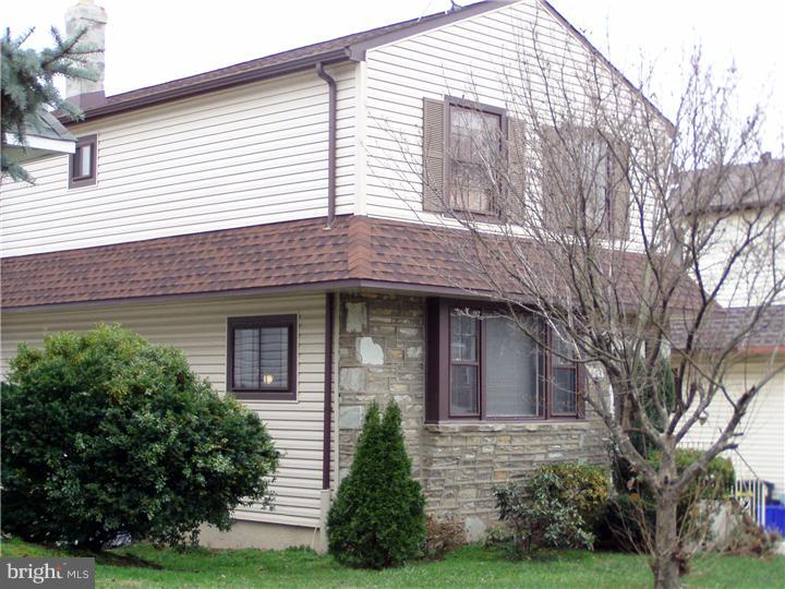 604 Colebrook Road Philadelphia, PA 19115 - Photo 3 of 3 Gallery Image 3