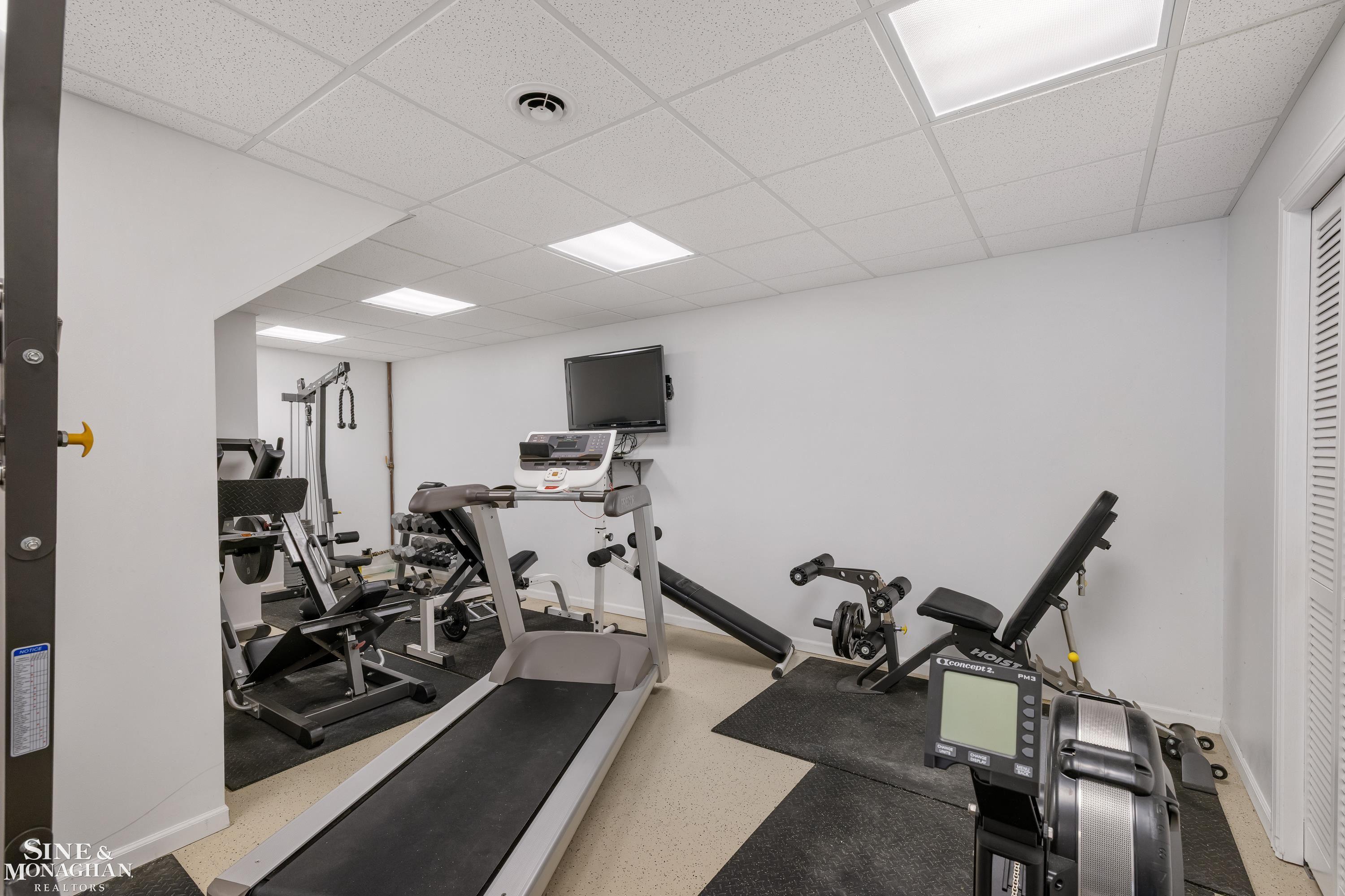 950 North Riverside Avenue St. Clair, MI 48079 - Photo 54 of 99 50179999-02907073-3073-4b06-bfc4-c4669dc58360.JPG