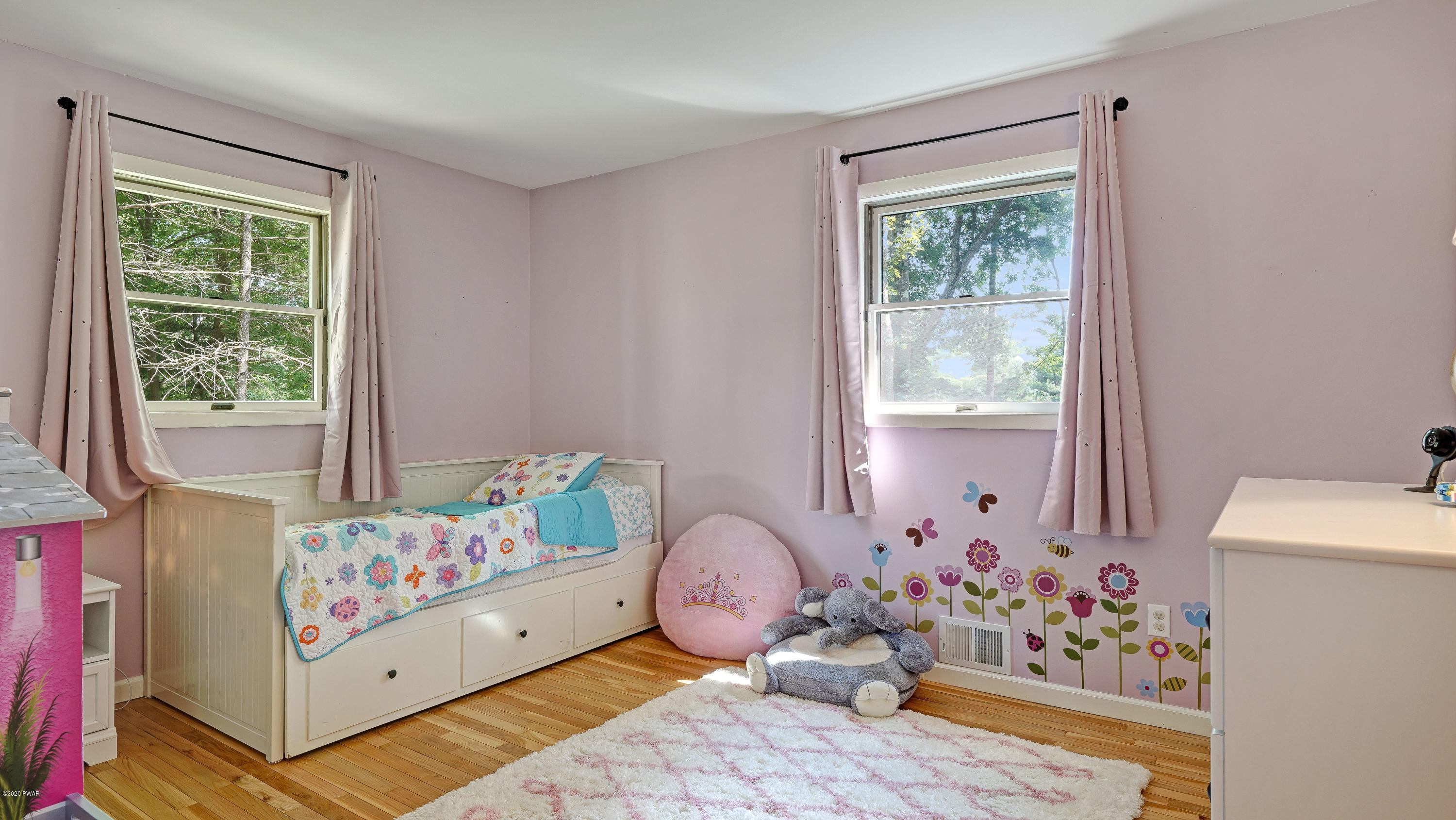 433 Raymondskill Road Milford, PA 18337 - Photo 19 of 34 DSC09498_499_500