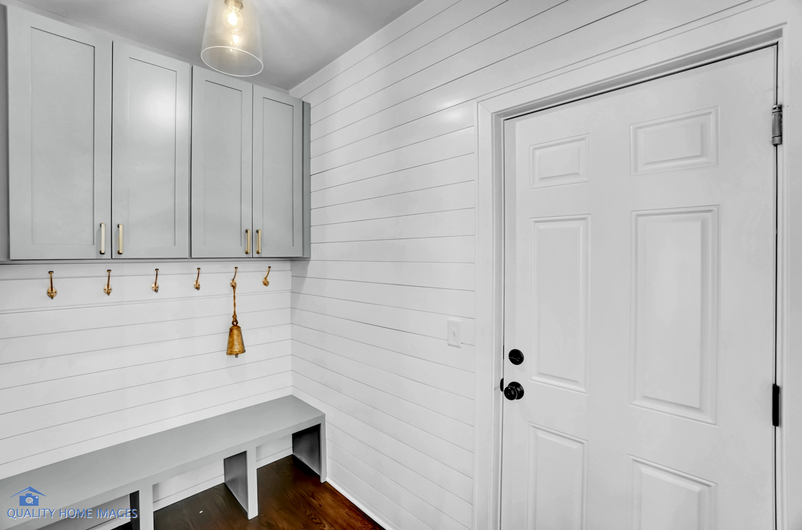 215 North Summit Street Wheaton, IL 60187 - Photo 15 of 36 a view of a sink