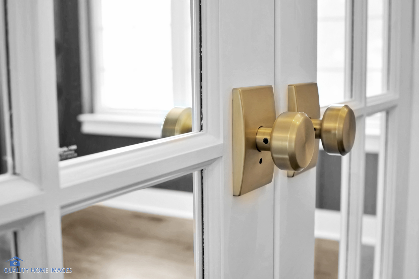 215 North Summit Street Wheaton, IL 60187 - Photo 29 of 36 a bathroom with a sink and mirror