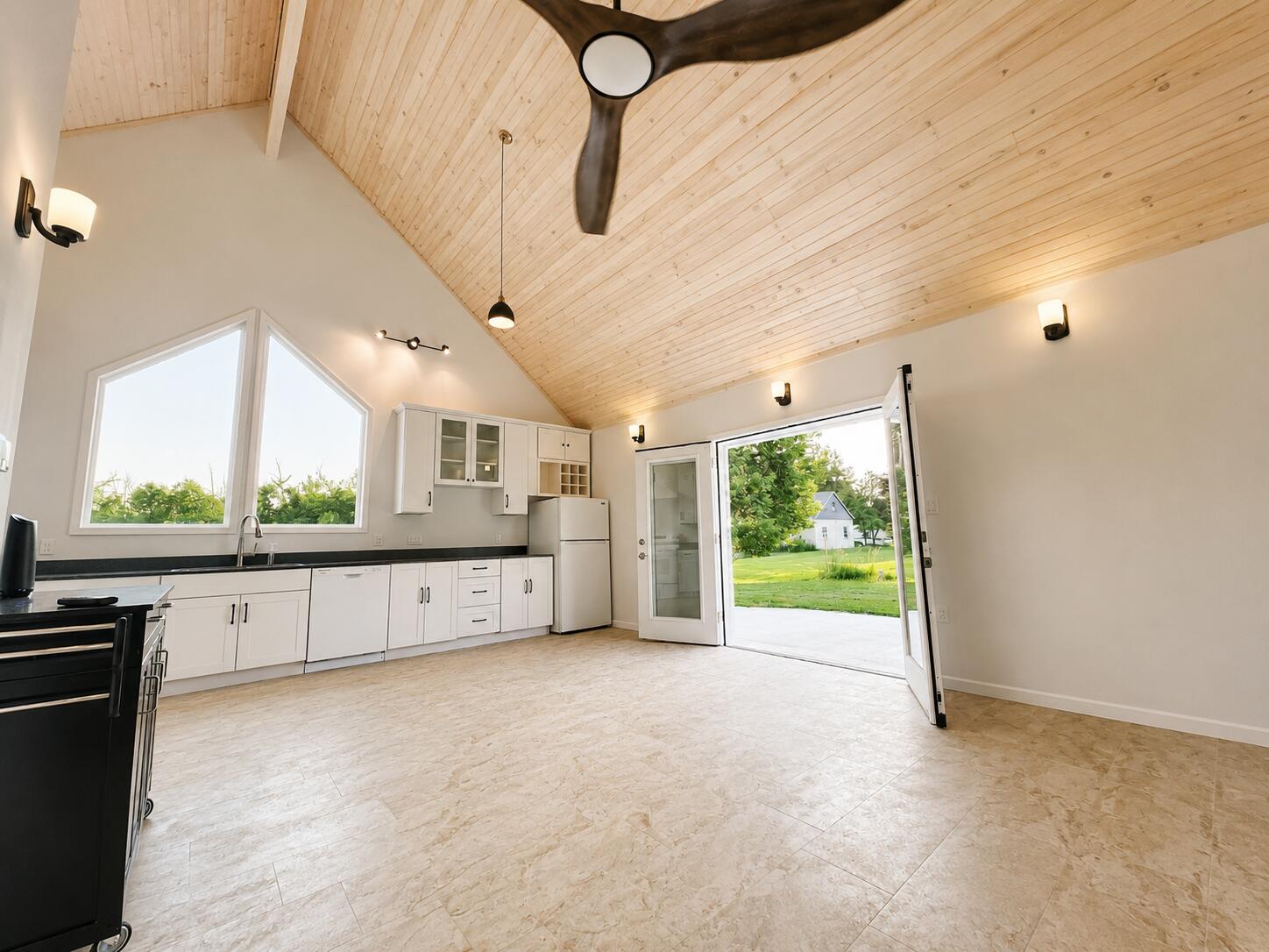 415 George Street Cheboygan, MI 49721 - Photo 11 of 36 Gallery Image 11