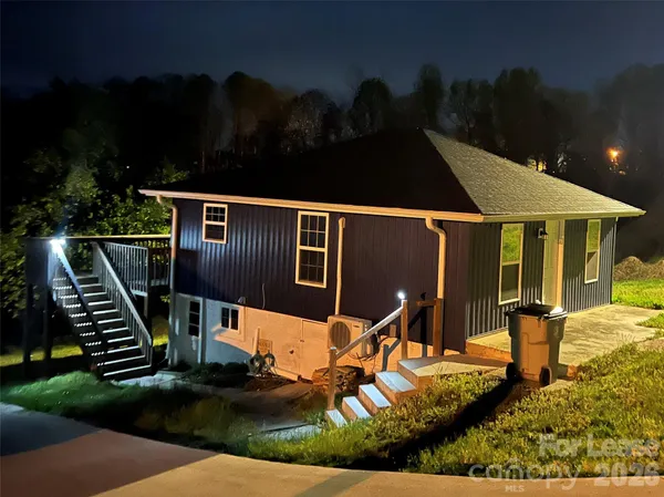 $2,100 | 428 Folk Street Northwest, Lenoir, NC 28645