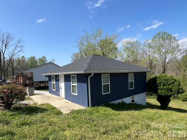 $2,100 | 428 Folk Street Northwest, Lenoir, NC 28645