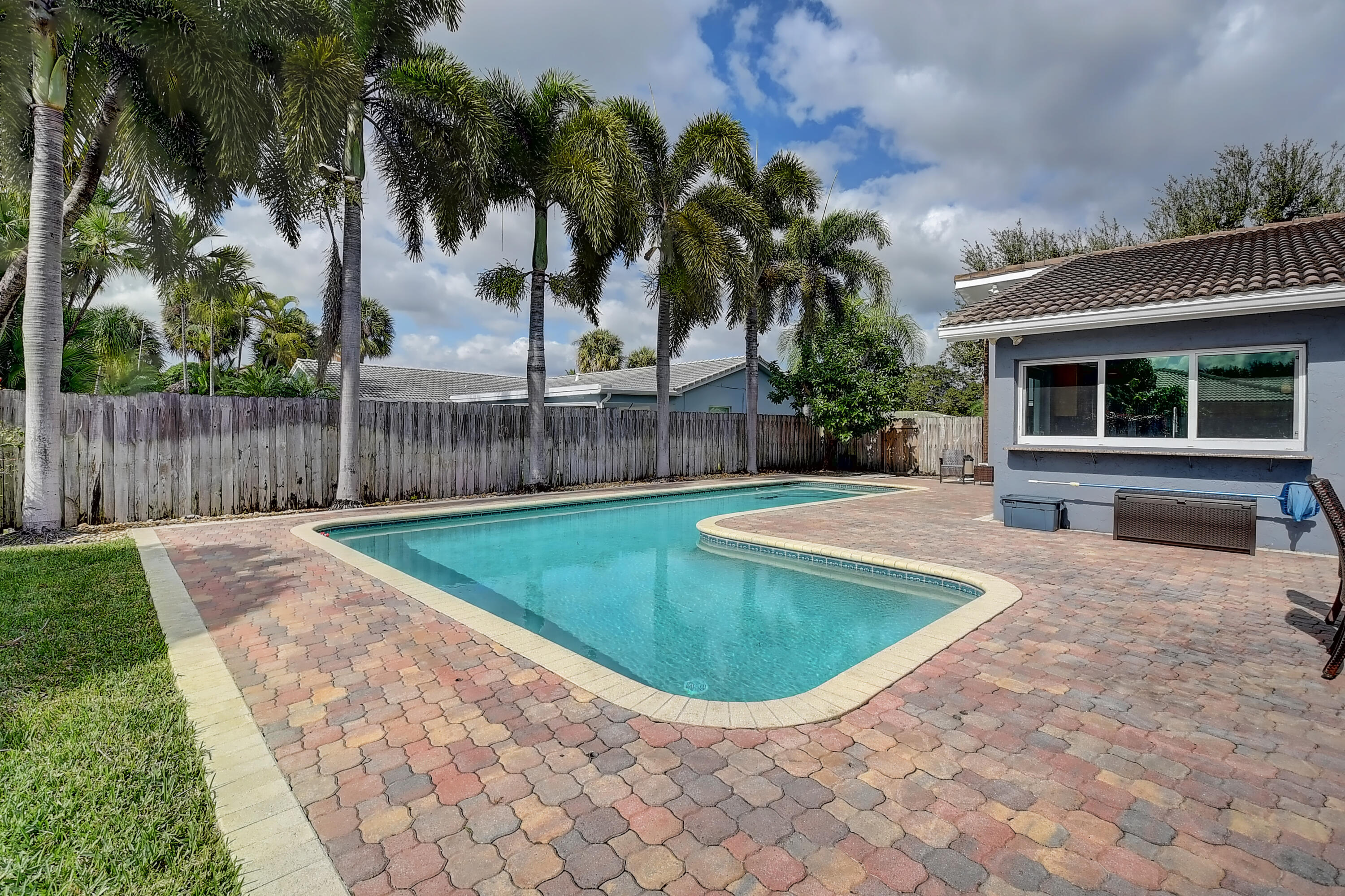 1424 Southwest 13th Street Boca Raton, FL 33486 - Photo 31 of 35 L Shaped Pool